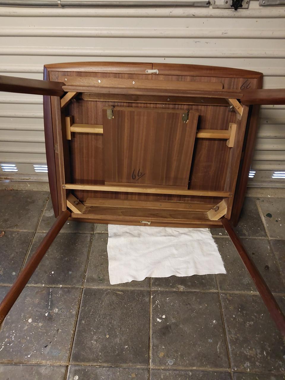 Te koop,Antiek tafel teak,