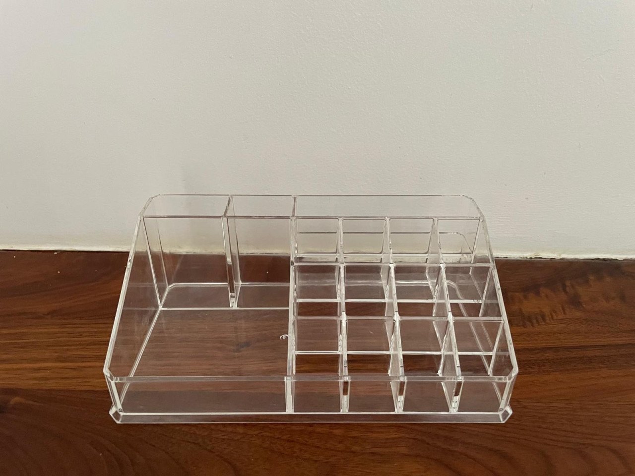 Make-up organizer