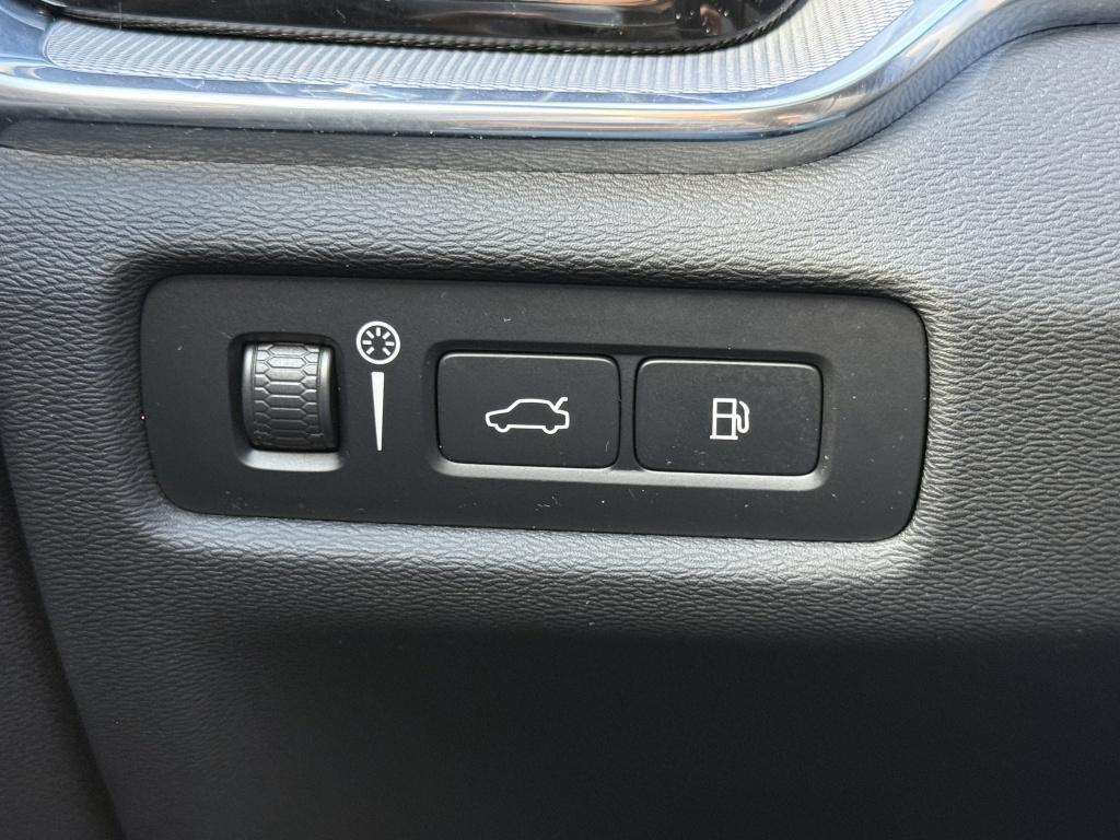 Volvo V60 t6 340pk recharge r-design| panodak| adap.cruise| 360camera| awd