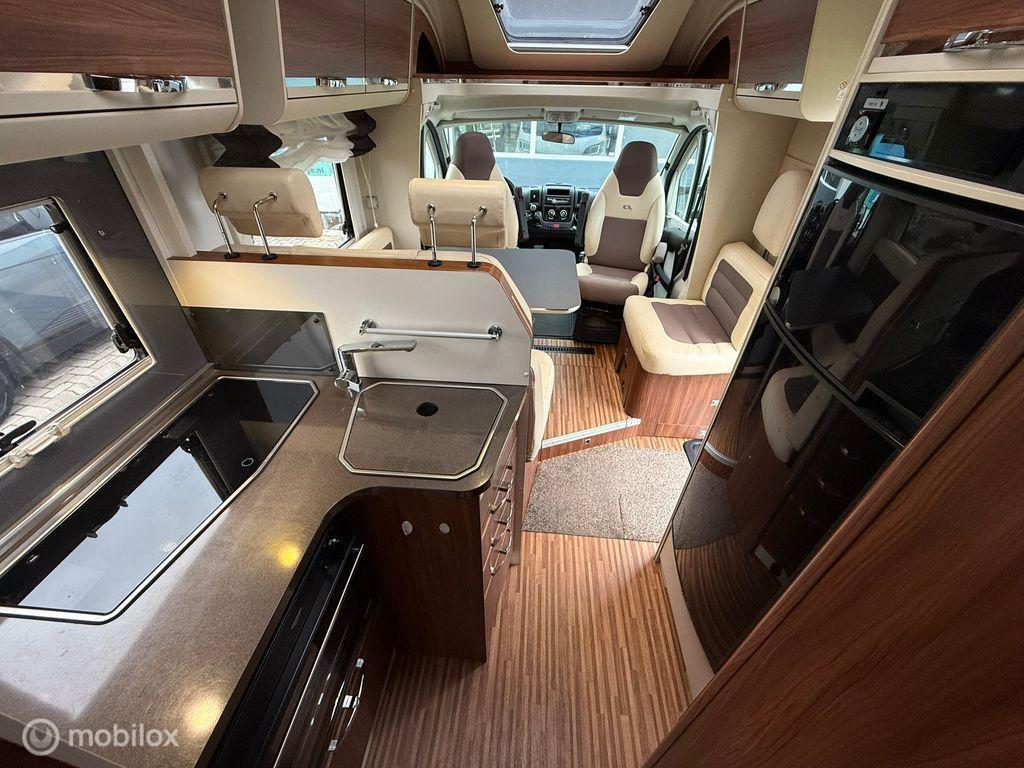 Adria Onbekend matrix m 670 sc
