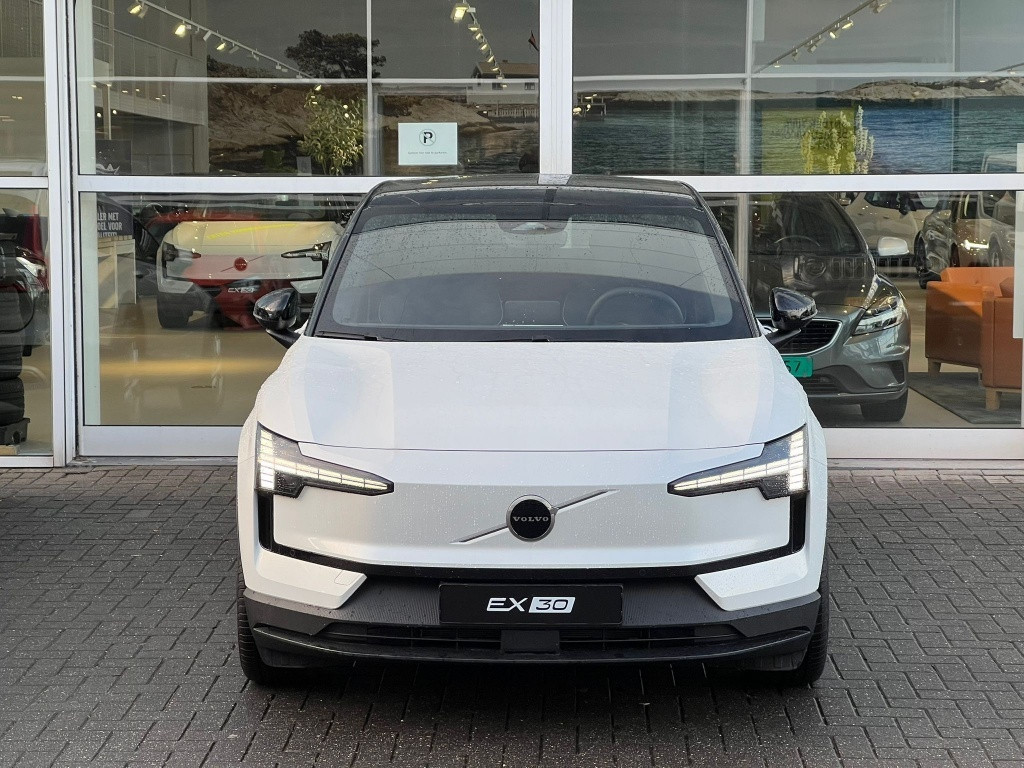 Volvo Ex30 nieuwprijs € 47.790 | extended range plus