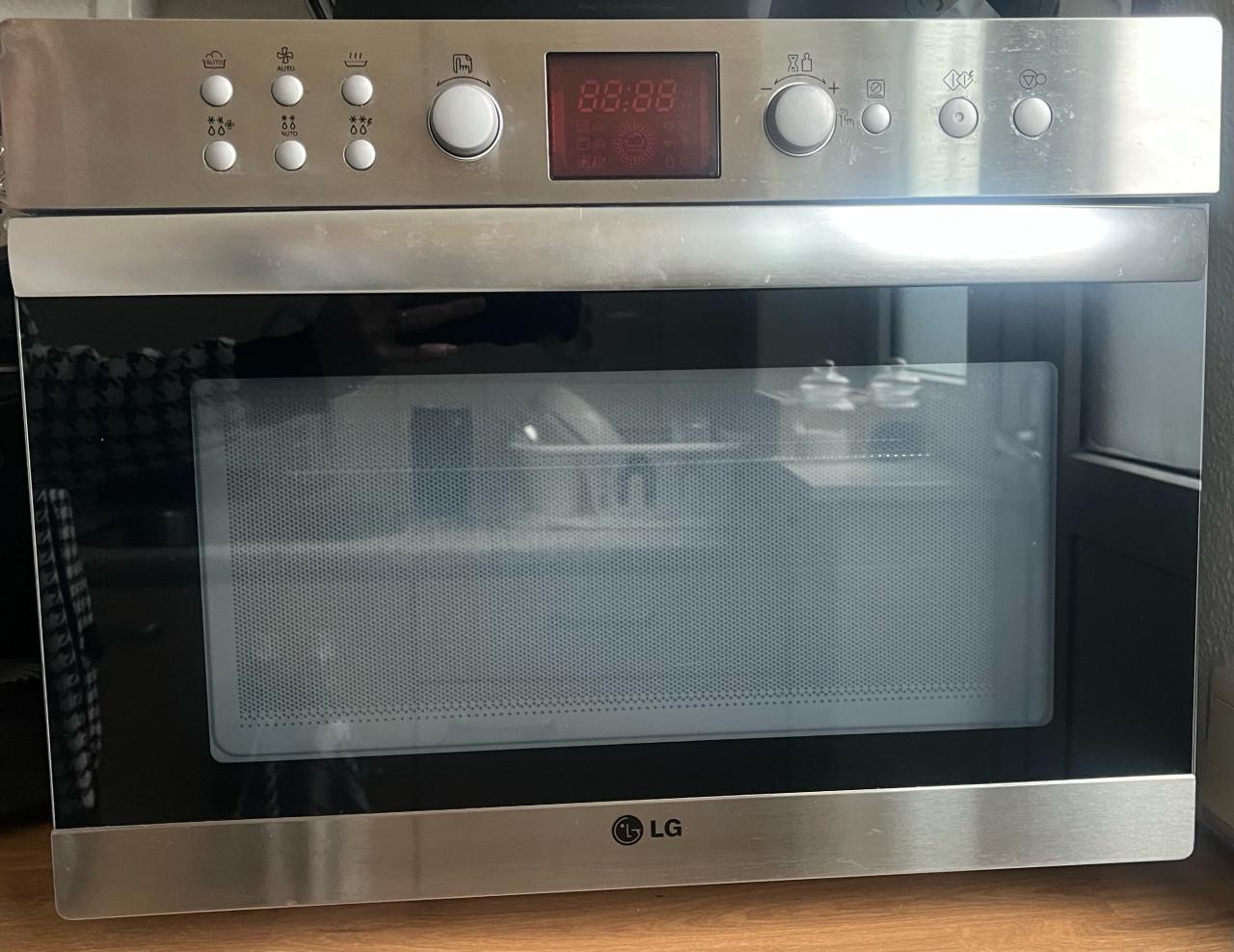 Combi oven magnetron