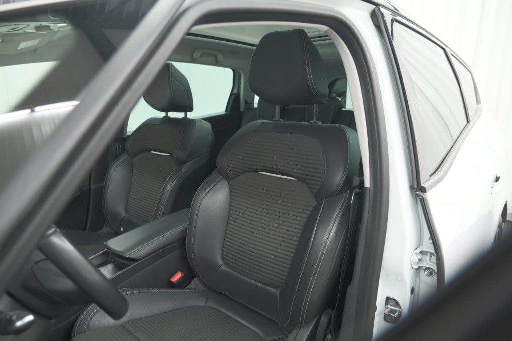 Renault Grand Scenic tce 140 bose | 7 zitplaatsen | trekhaak | camera | bos