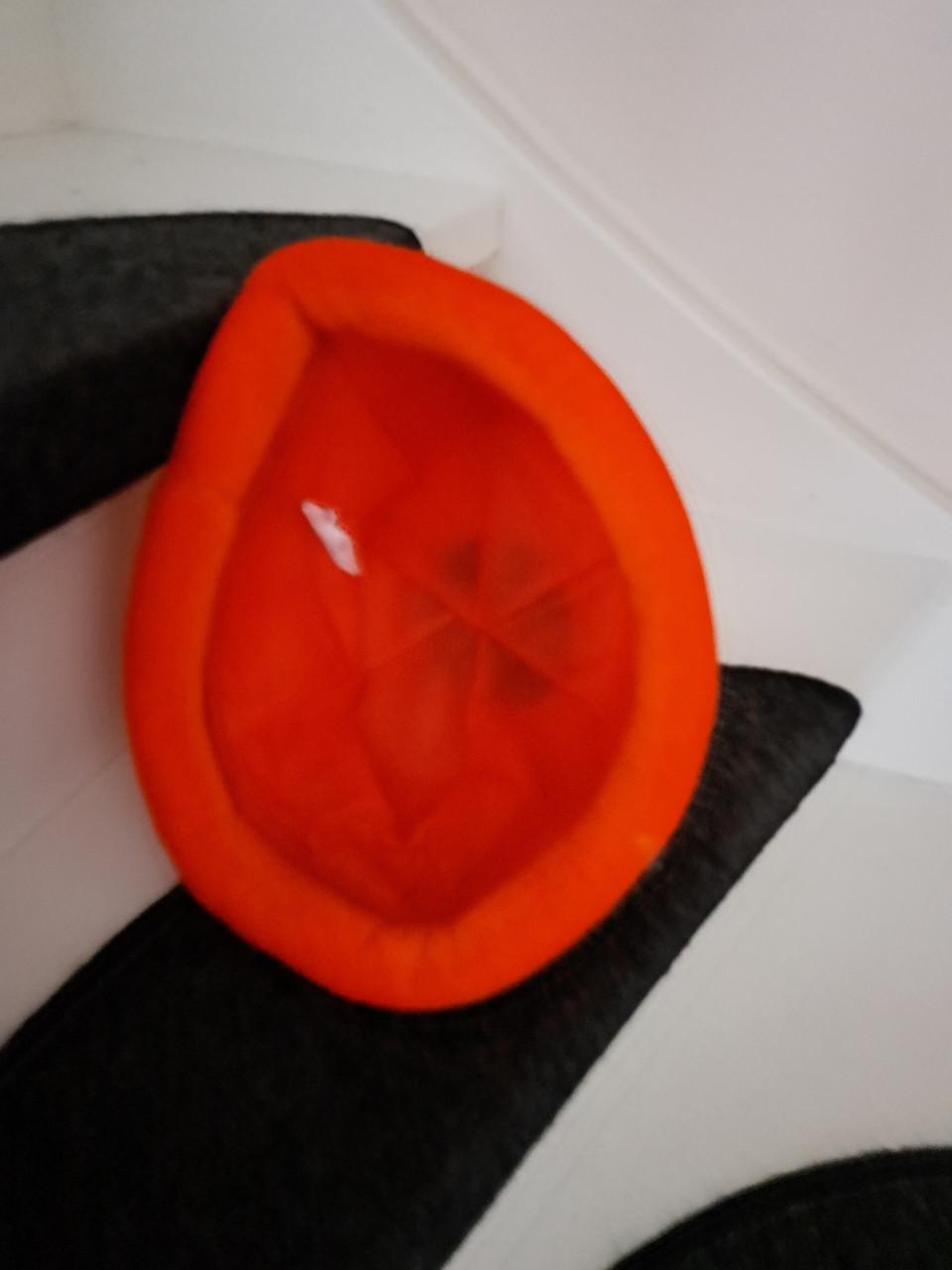 Carnavaleske "wc ontstopper".