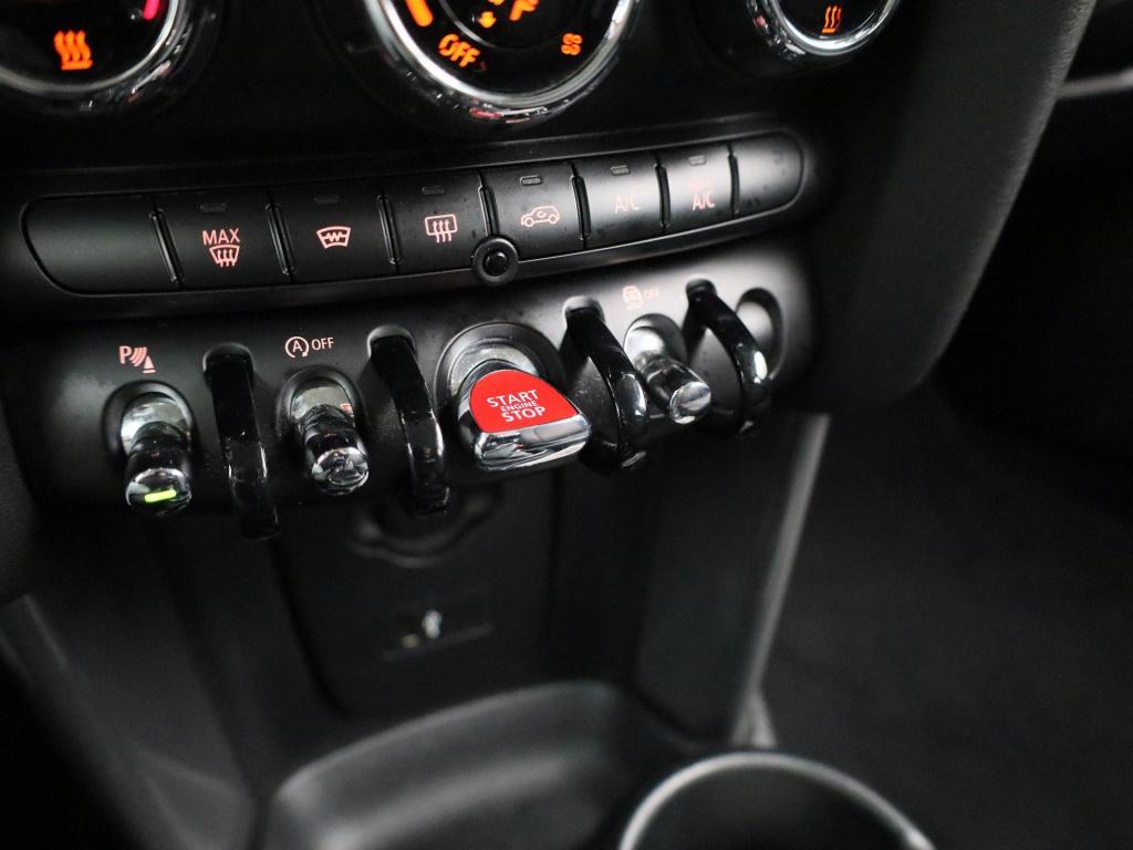 Mini 5-deurs 1.5 one essential | navigatie | lmv | parkeer sensoren | clima