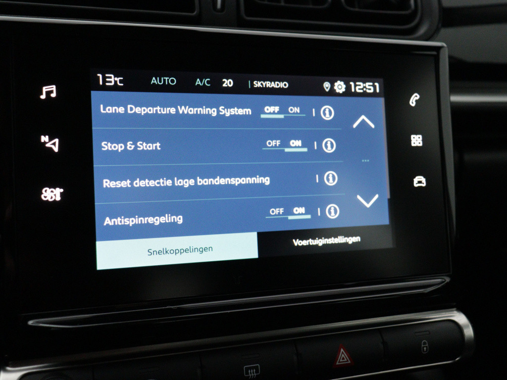 Citroen C3 82pk feel | rijklaar | parkeersenosen achter |