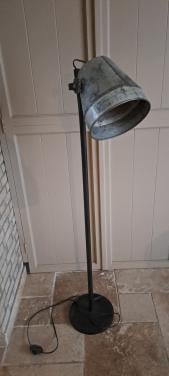 Industriële vloerlamp