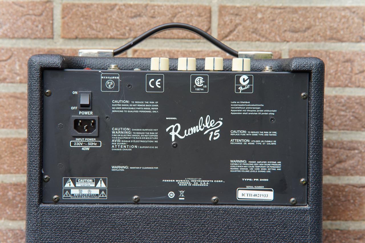 Fender Rumble 15 Basversterker