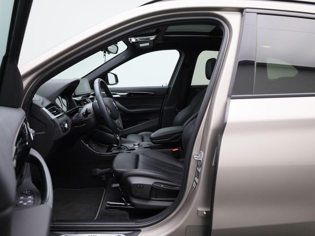 BMW X1 sdrive20i business edition plus | automaat | stoel verwarming | lede