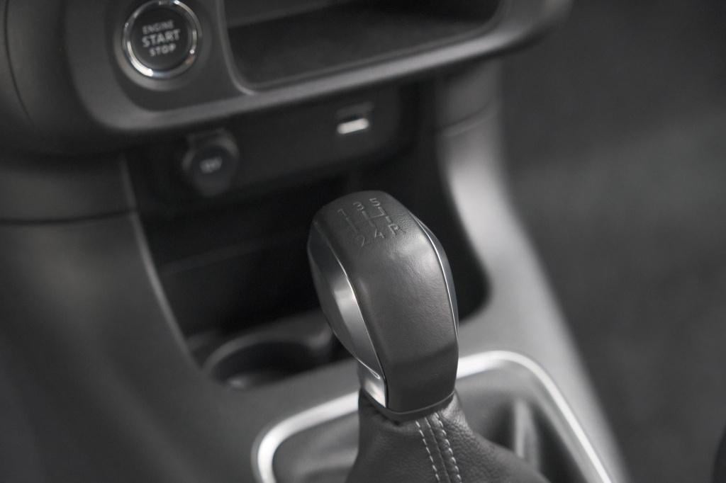 Citroen C3 puretech 83 max | camera | stoelverwarming | navigatie | parkeer