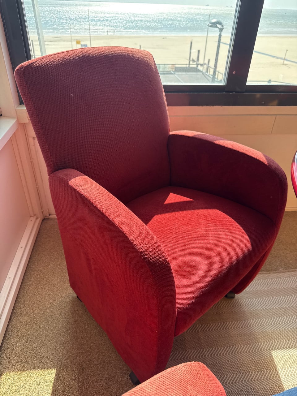 Gratis ronde tafel met 4 stoelen