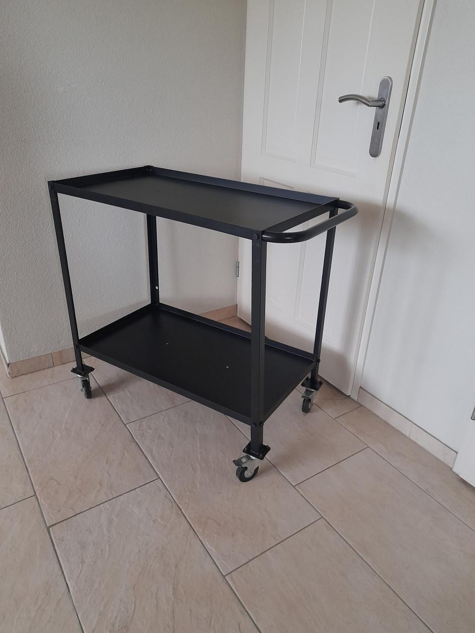 Zwarte Trolley / serveerwagen (in goede nette staat ) 89 x 45 x 82H