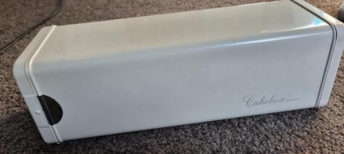 Brabantia ONTBIJTBOX / CAKEBOX met snijplankje.