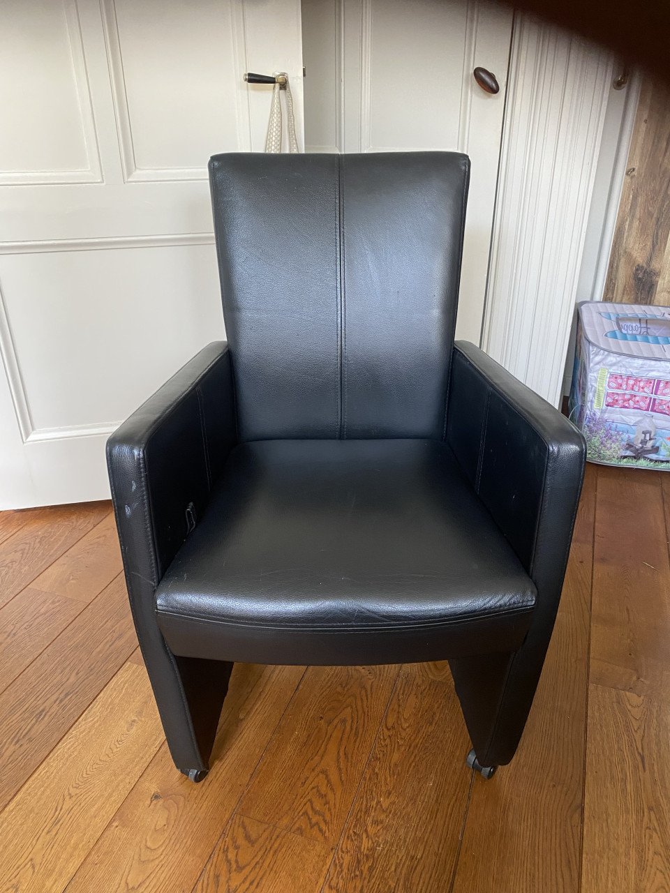Eetkamerstoelen met softwieltjes