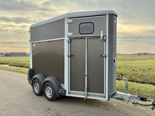 Aluminium 1,5 paards Ifor HB403 met voorlosklep b.j. 2013