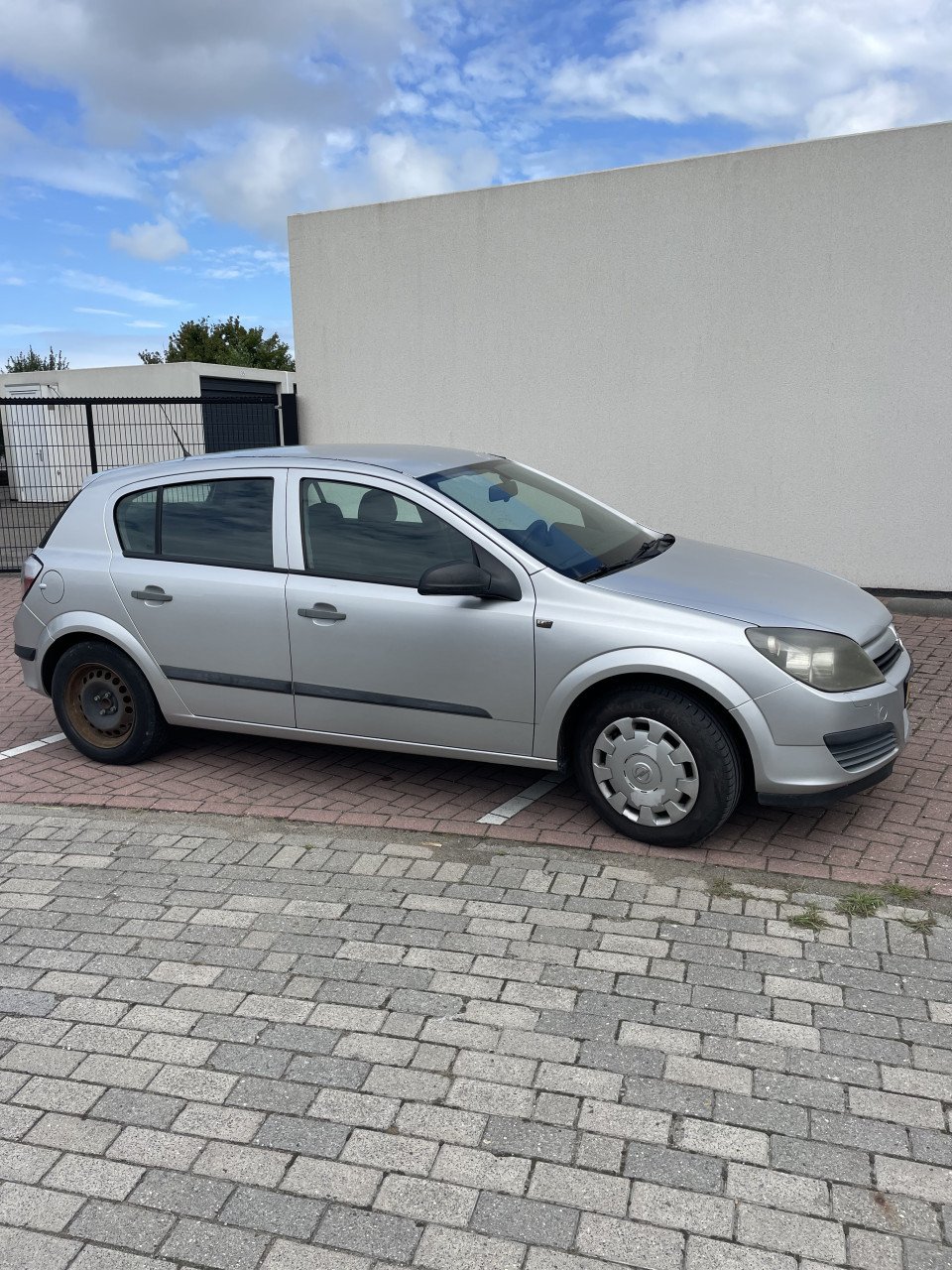 Opel Astra 1.4 16V 5D Grijs / APK t/m aug 2026