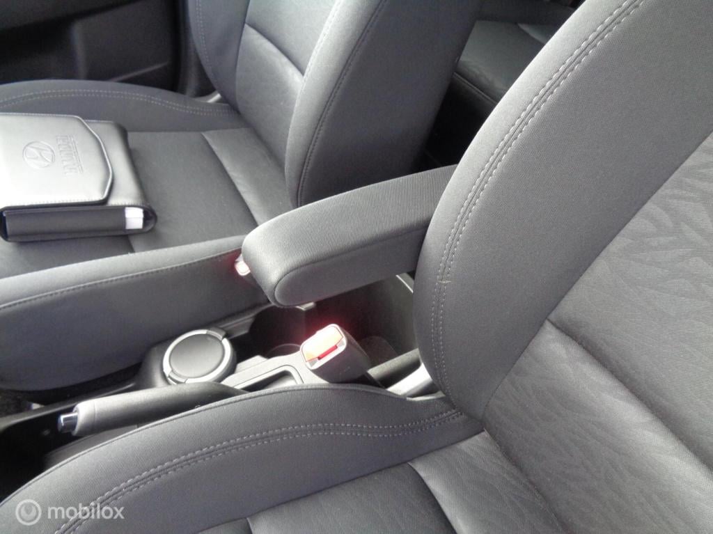 Hyundai Ix20 1.4i i-drive/airco/lm velgen/pdc/camera/trekhaak/hoge zit/nap