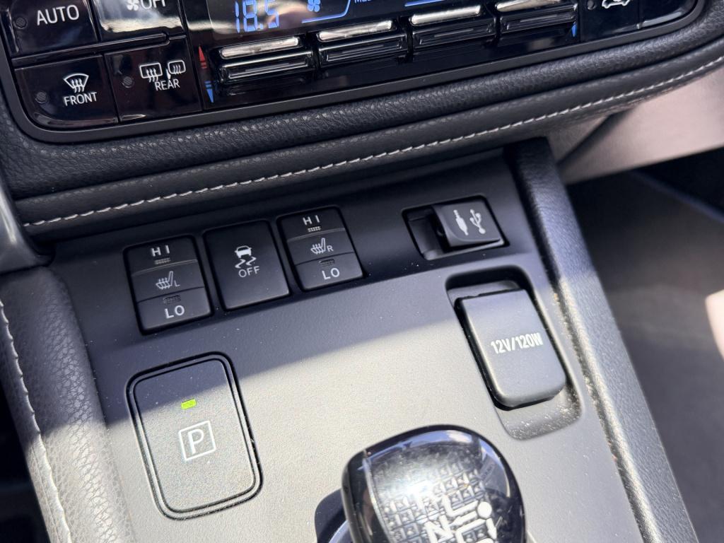 Toyota Auris touring sports 1.8 hybrid lease pro | radio | nav | panorama d