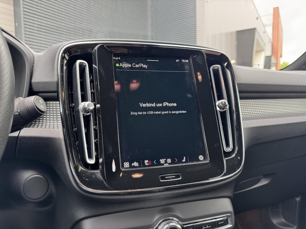 Volvo XC40 recharge p8 awd r-design 408pk | trekhaak uitklapbaar | navigati