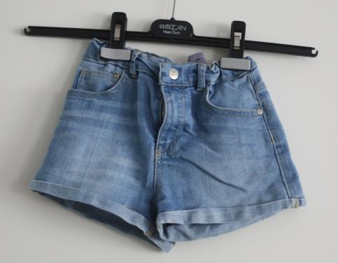 Korte blauwe broek maat 122