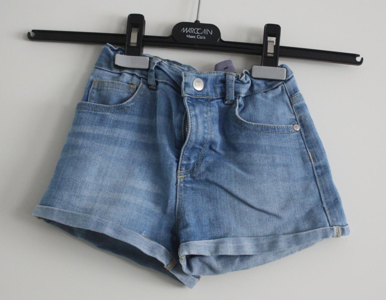 Korte blauwe broek maat 122