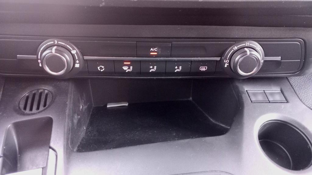 Peugeot Partner 1.5 bluehdi premium|cruisectr|applecarplay-android