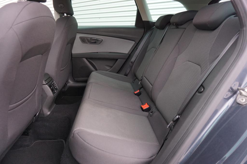 Seat Leon st 1.0 ecotsi style business intense automaat - climate / navi / 