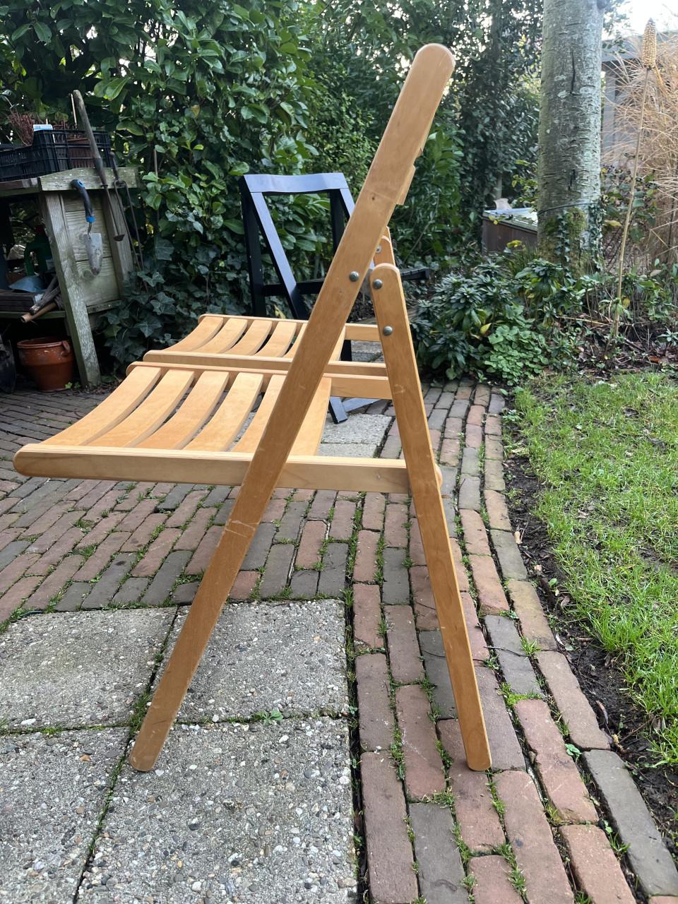 Houten klapstoelen