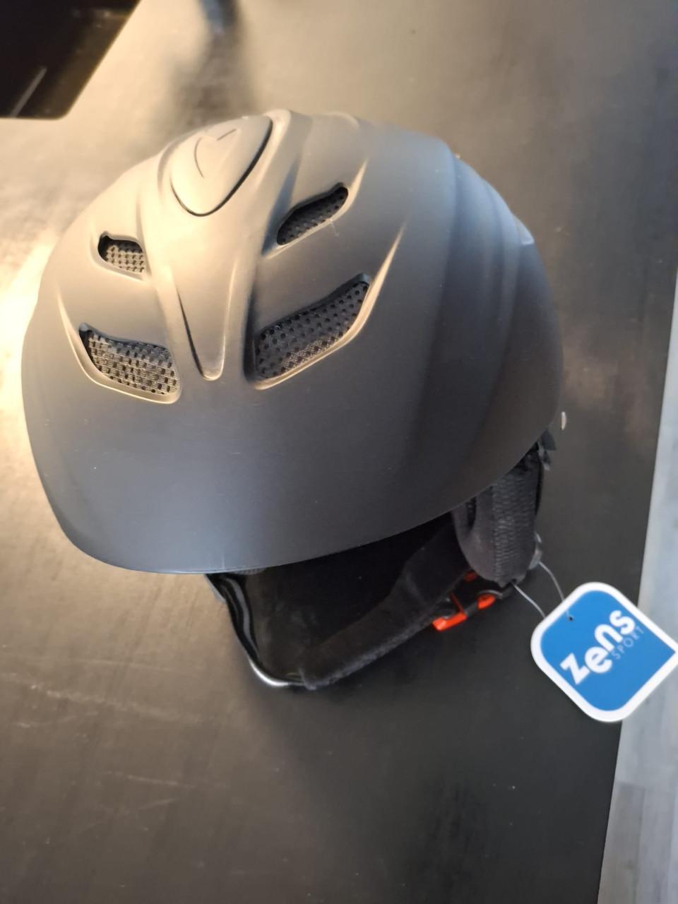 Skihelm, nieuw, maar M