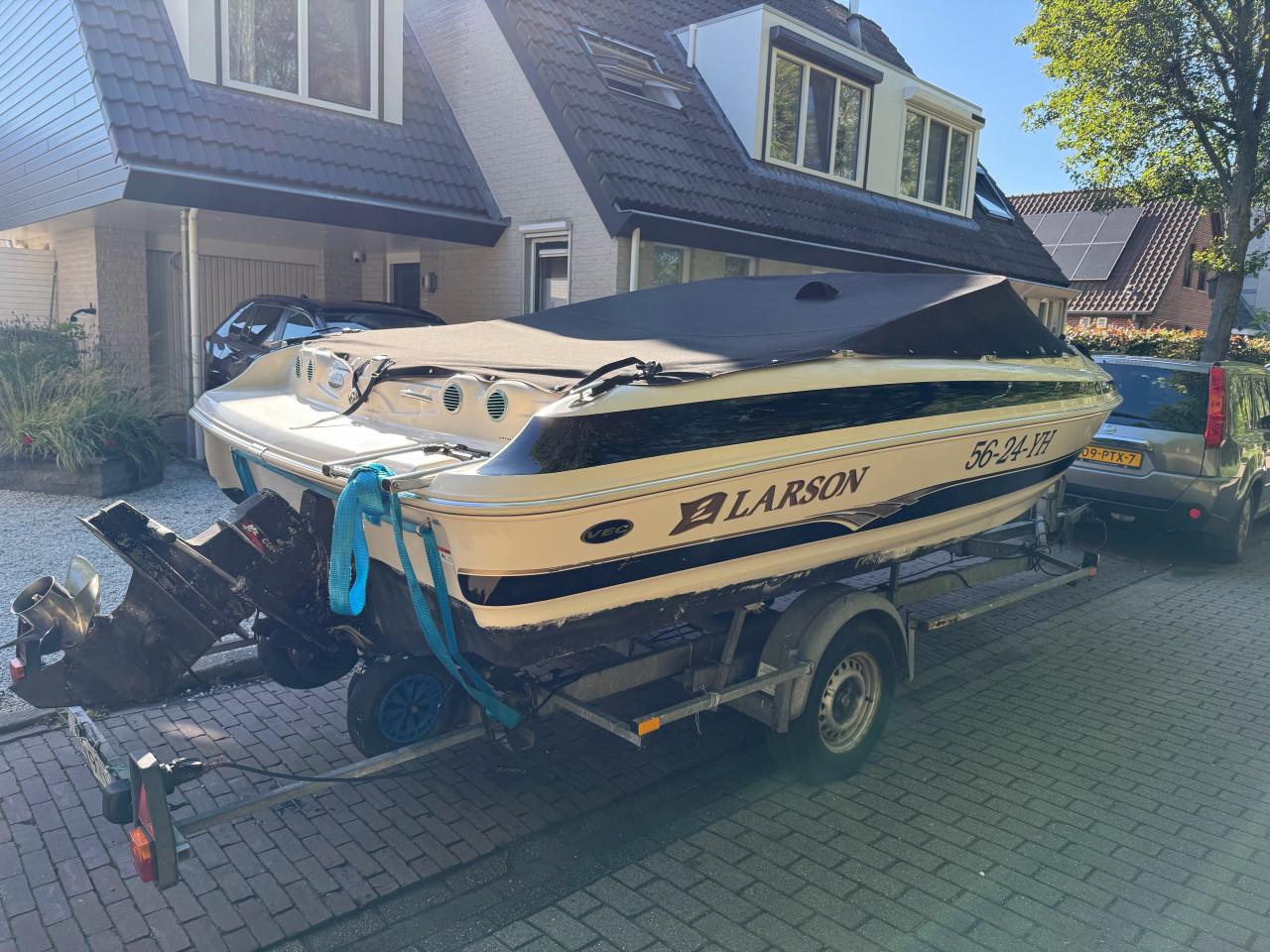 Larson lxi190 bowrider