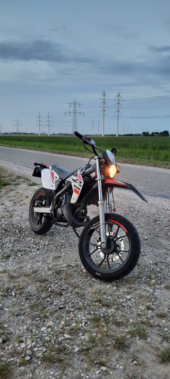 Rieju mrt 50 schakel brommer