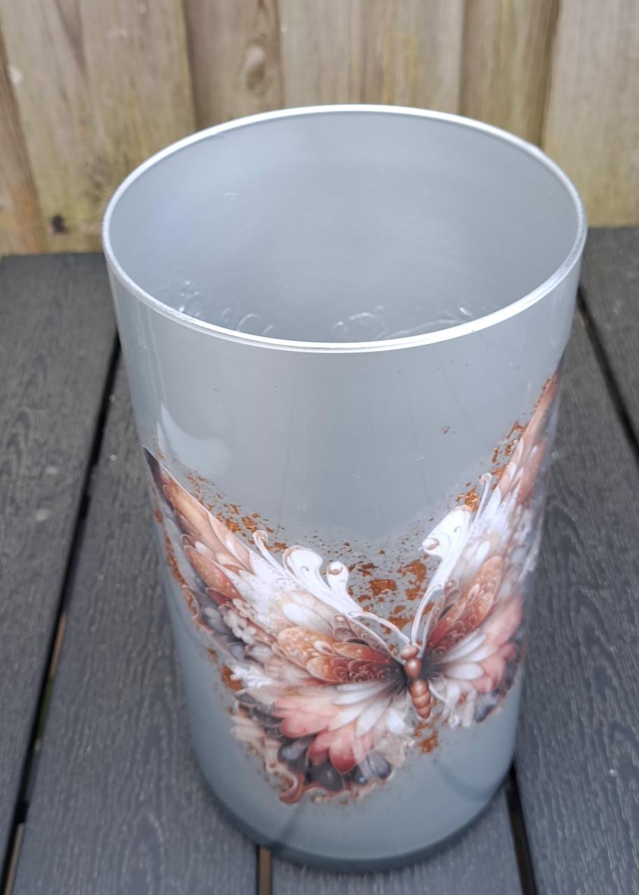 Decoupage vaas met vlinder