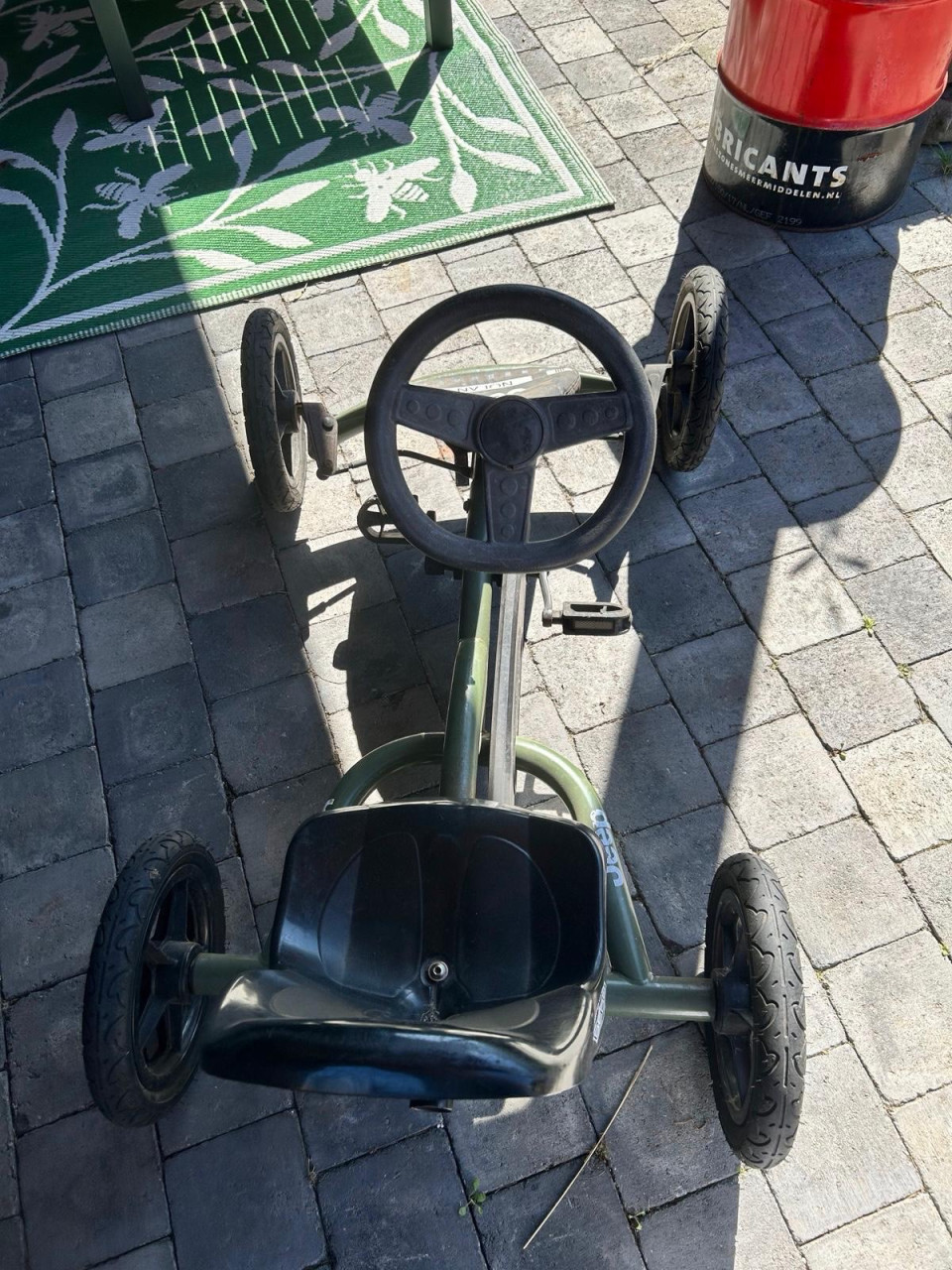 Berg Jeep skelter met kar