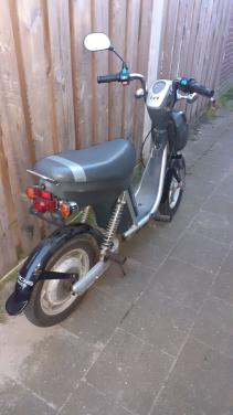 Elektrische SCOOTER merk SACHS.......EXPORT of nieuw Kenteken