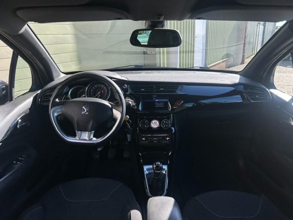 Citroen DS3 1.2 vti so chic, groot scherm navi cruise