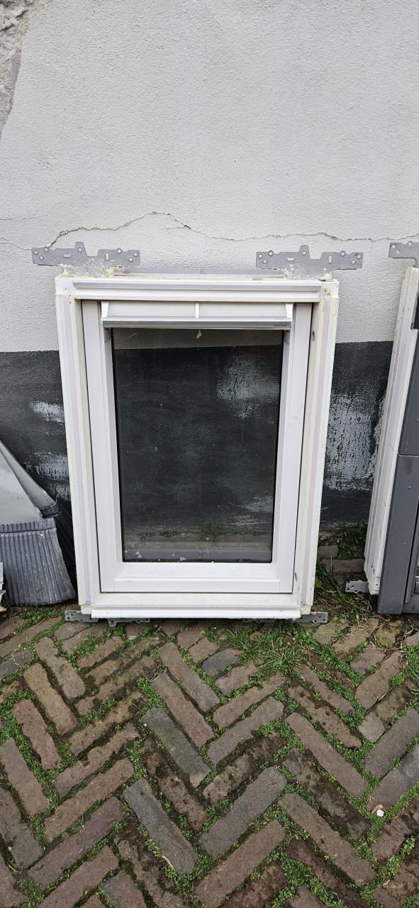 Dakramen velux hout