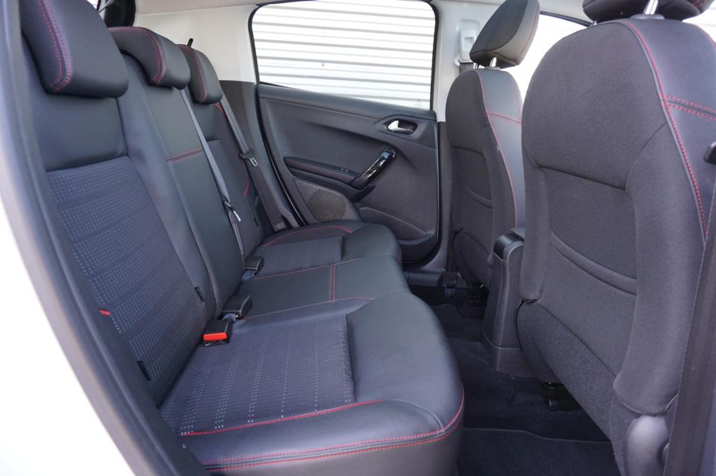 Peugeot 208 1.2 puretech gt-line airco / navi / cruise / camera / pano / ca