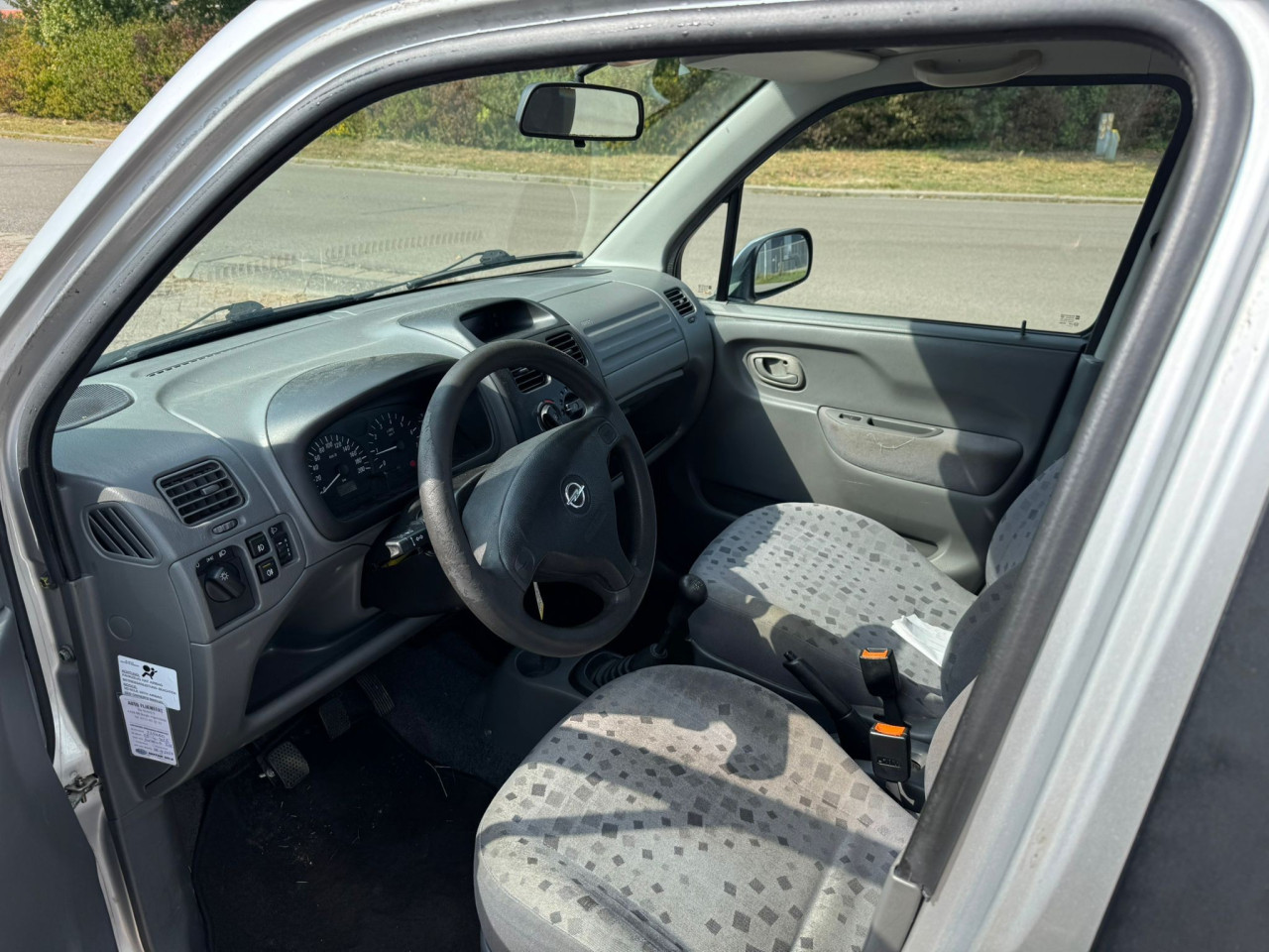 Opel agila bj 2002  1000 euro