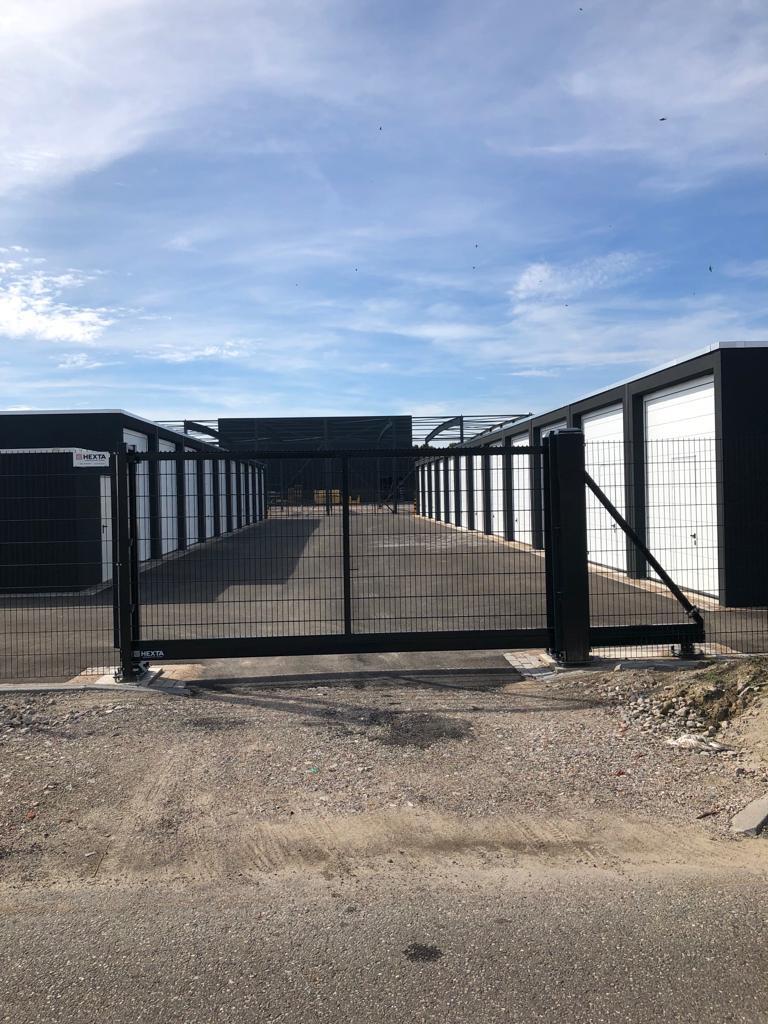 Te koop grote garage / loods / opslag XXL te Yerseke