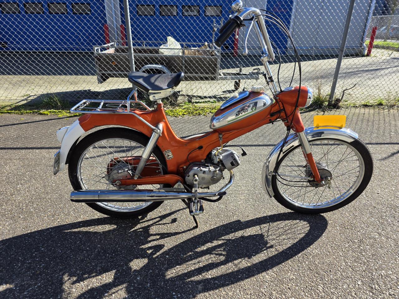 Zeermooie Puch MV 50 een mooie serviver