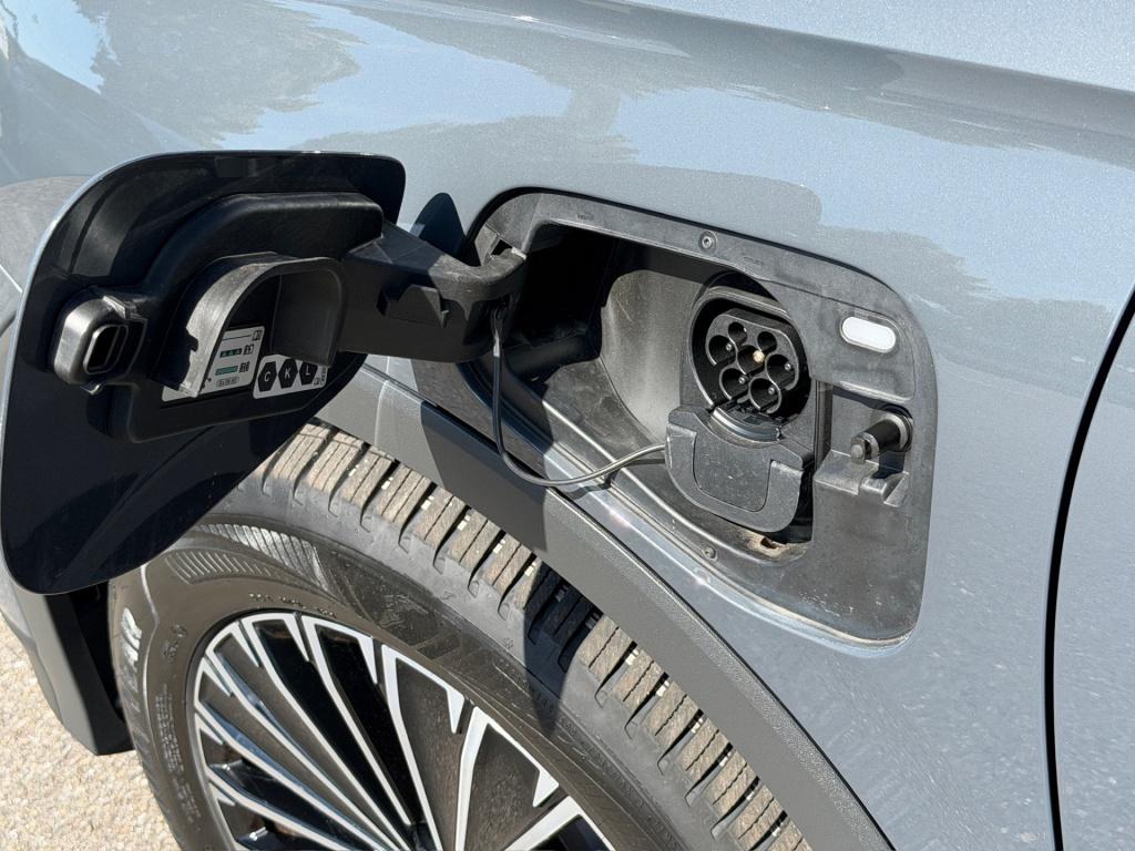 Volkswagen Tiguan 1.5 ehybrid elegance 204pk | trekhaak | all-season | dode