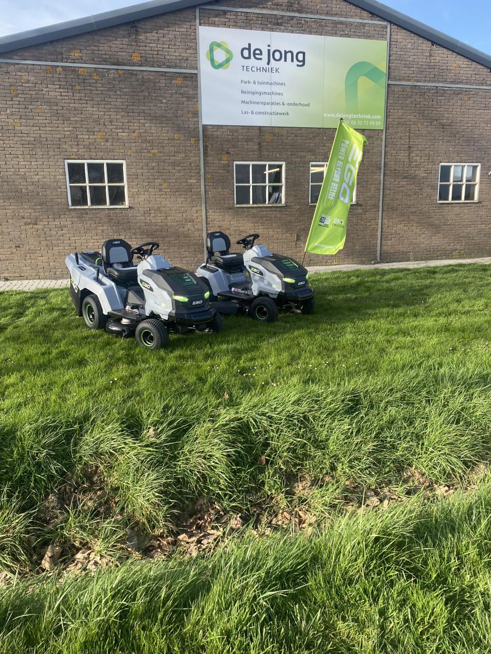 EGO accu zitmaaier met zij uitworp