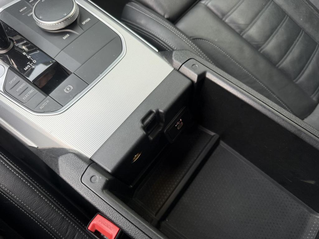 BMW 3-serie touring 330e automaat high executive m-sportpakket