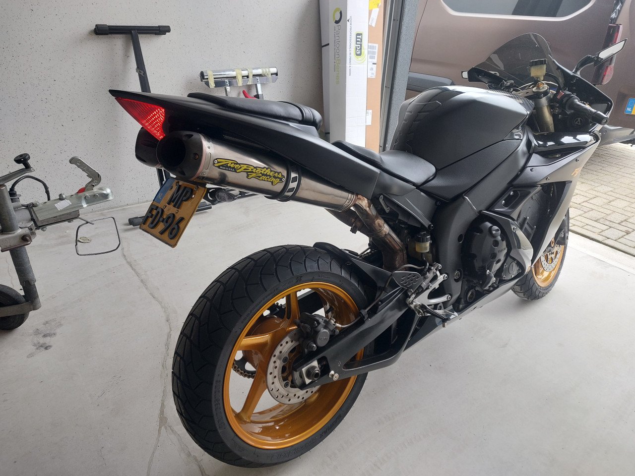 Yamaha r1