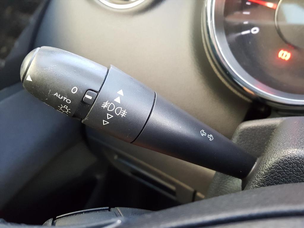 Peugeot 3008 style 1.2pt-130pk trekhaak | navigatie | cruise & climate cont