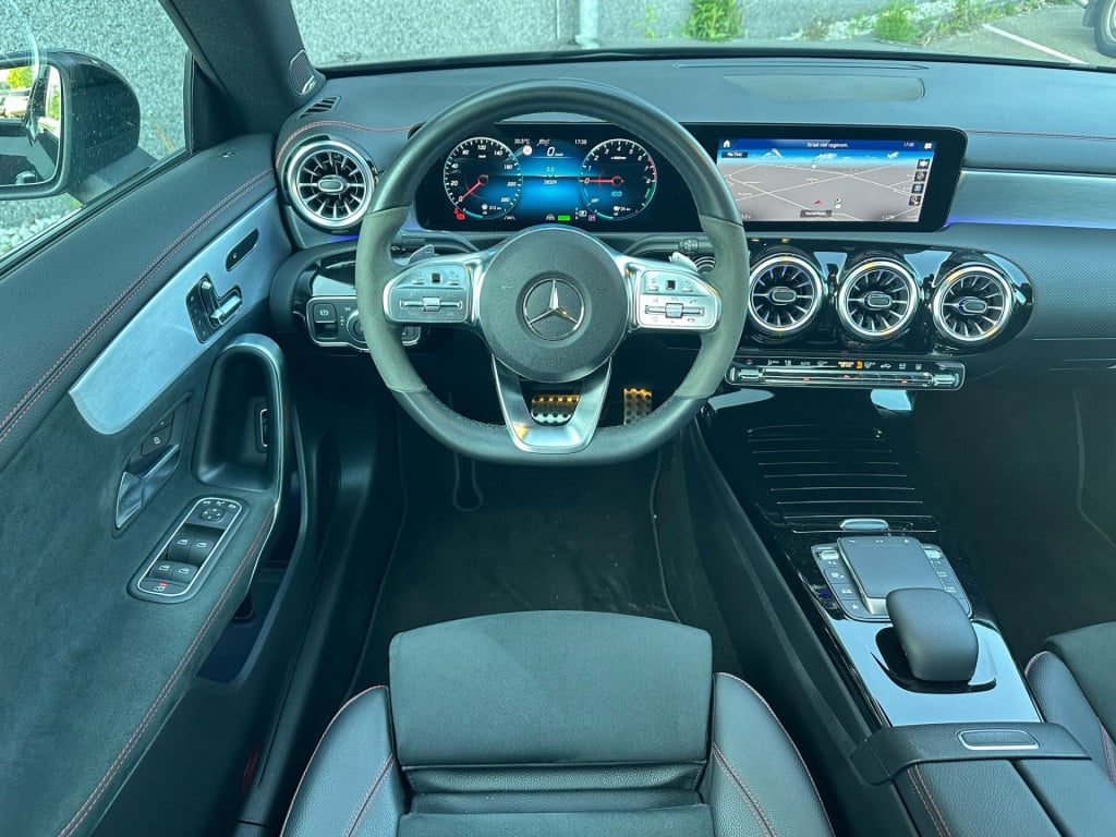 Mercedes-Benz Cla 250 e business solution amg limited l panoramadak l sfeer