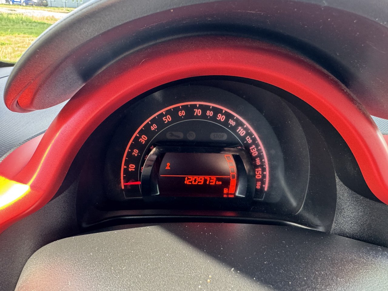 Zeer Leuke Renault Twingo klaar om mee weg te rijden!