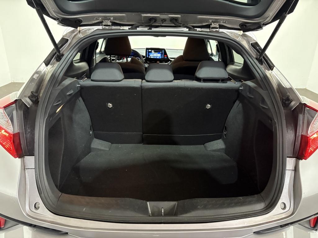 Toyota C-hr 1.8 hybrid dynamic | navi | camera | trekhaak |