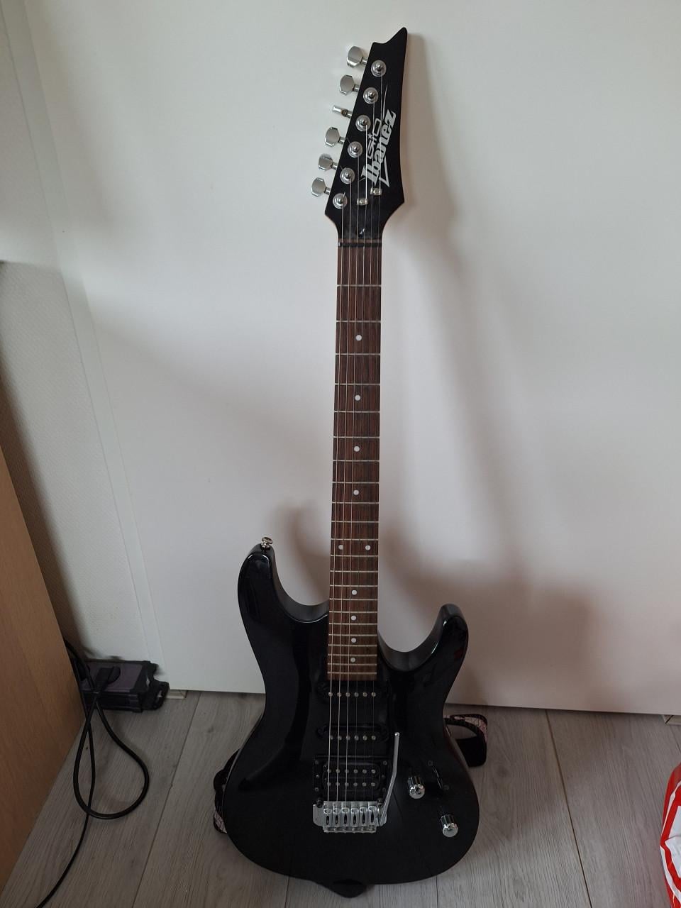 Ibanez gio gitaar
