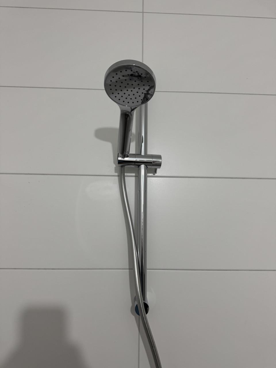 Nieuwe complete doucheset – thermostaatkraan